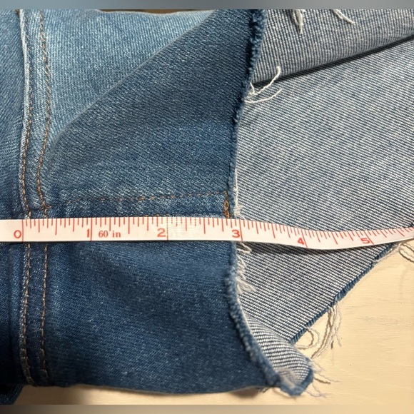 NWT Express High Rise Mom Denim Shorts, Size 2 - Picture 9 of 9